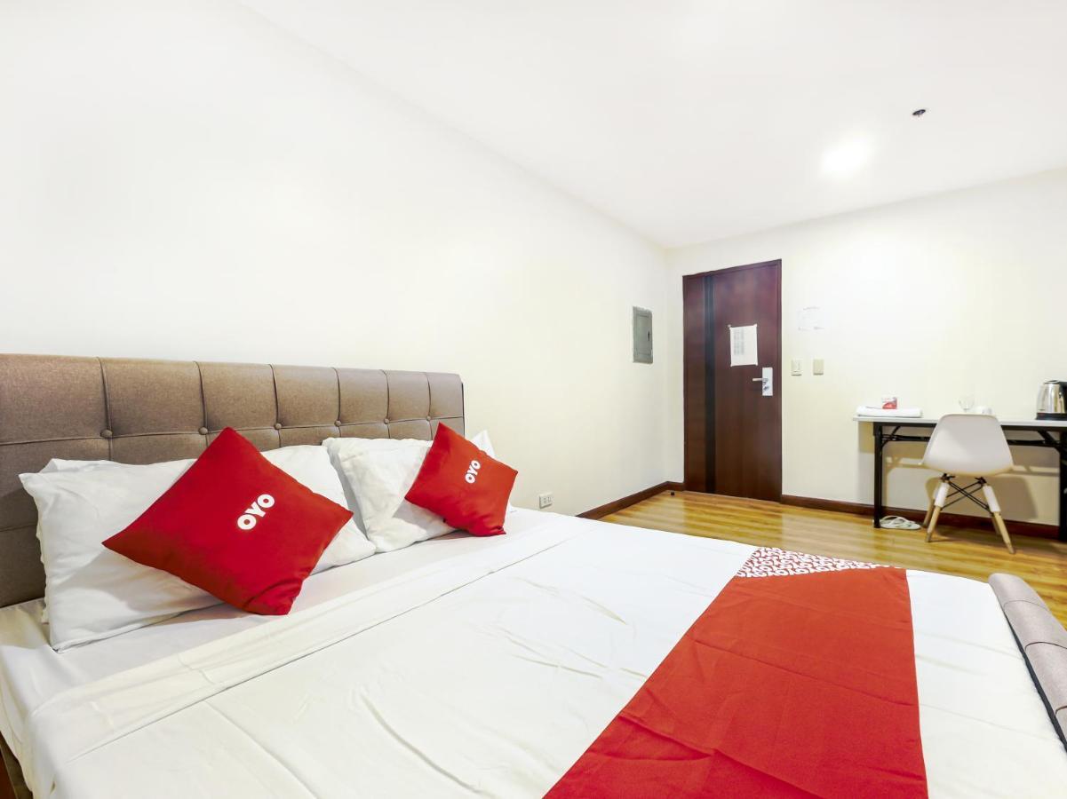 Vaccinated Staff - Oyo 837 Kysabel Hotel Paco Экстерьер фото